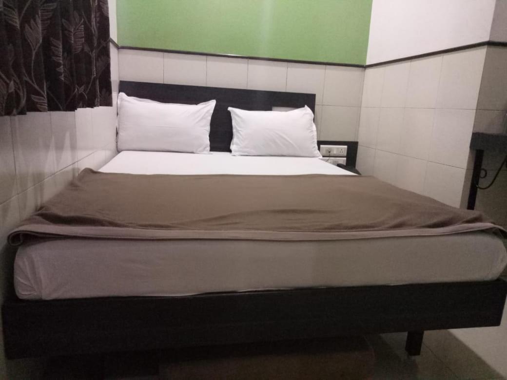 Hotel Sharda Mumbai Exterior foto